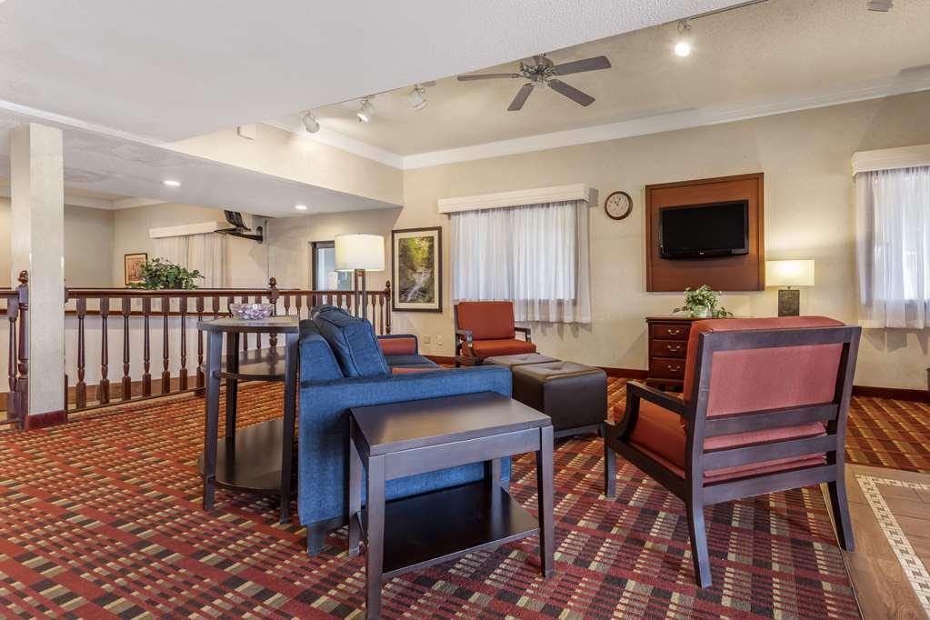 Comfort Inn & Suites Streetsboro - Kent Beltér fotó